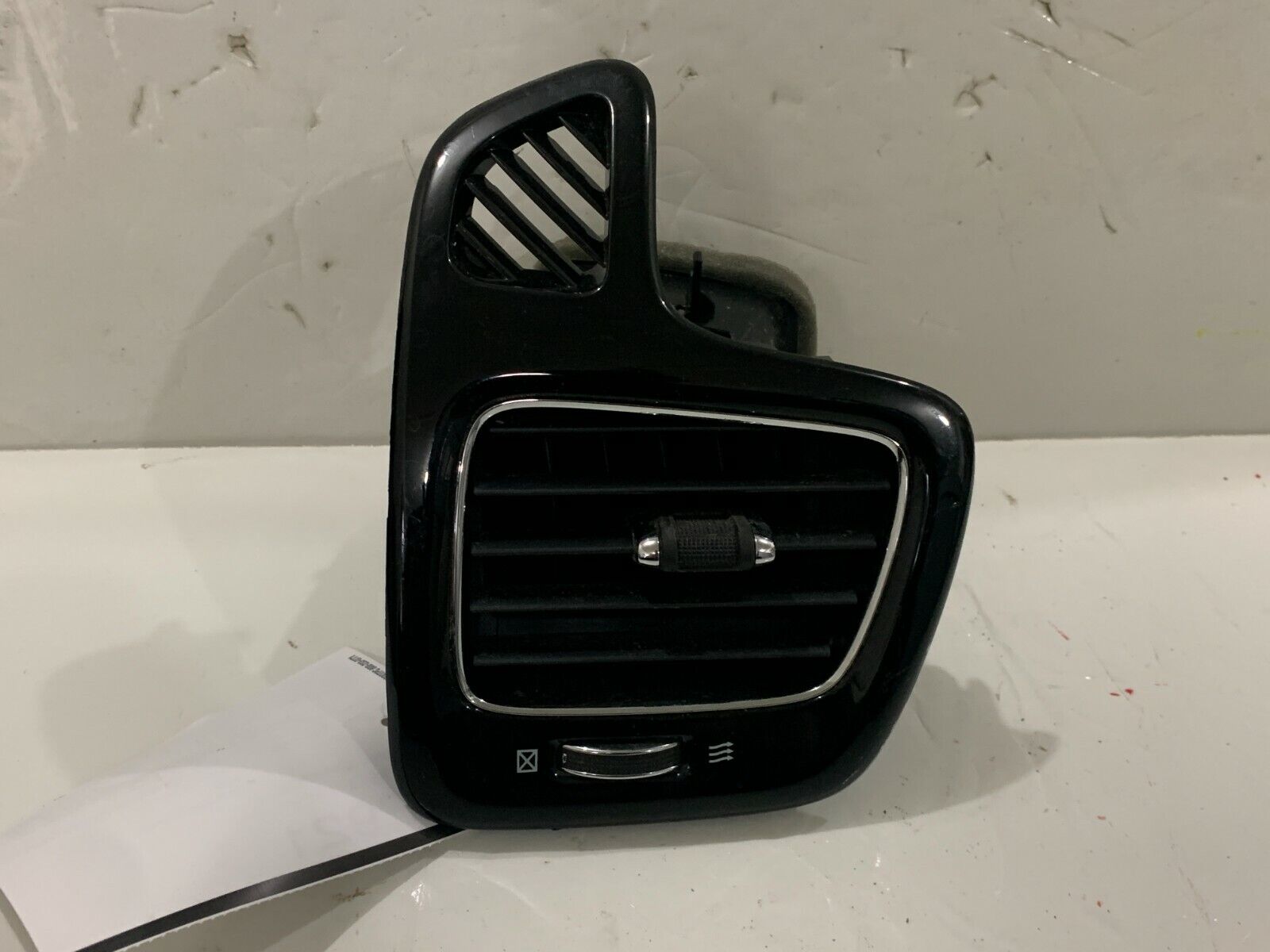 2019 Jeep Compass Left Driver Side Air Vent OEM 5UT64TRMA 