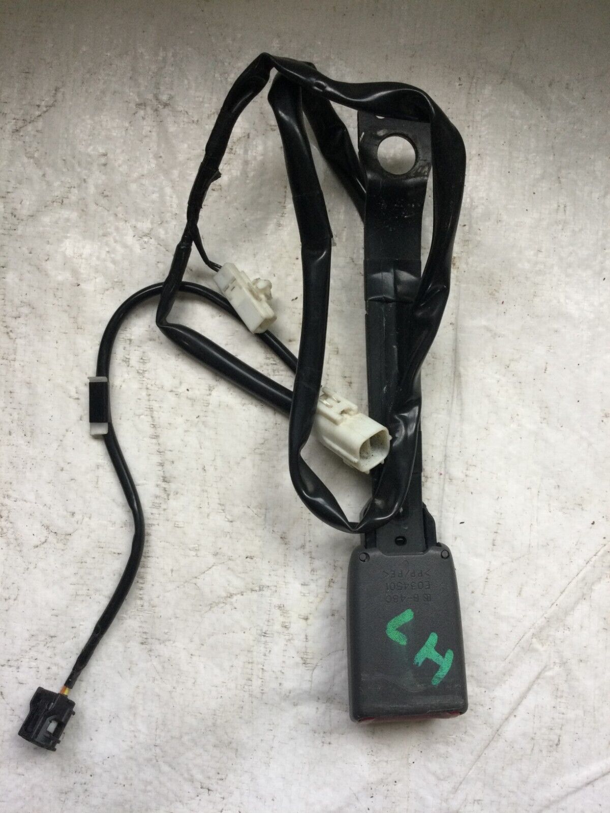 2005 Infiniti G35 Front Left Driver Seat Belt Buckle OEM