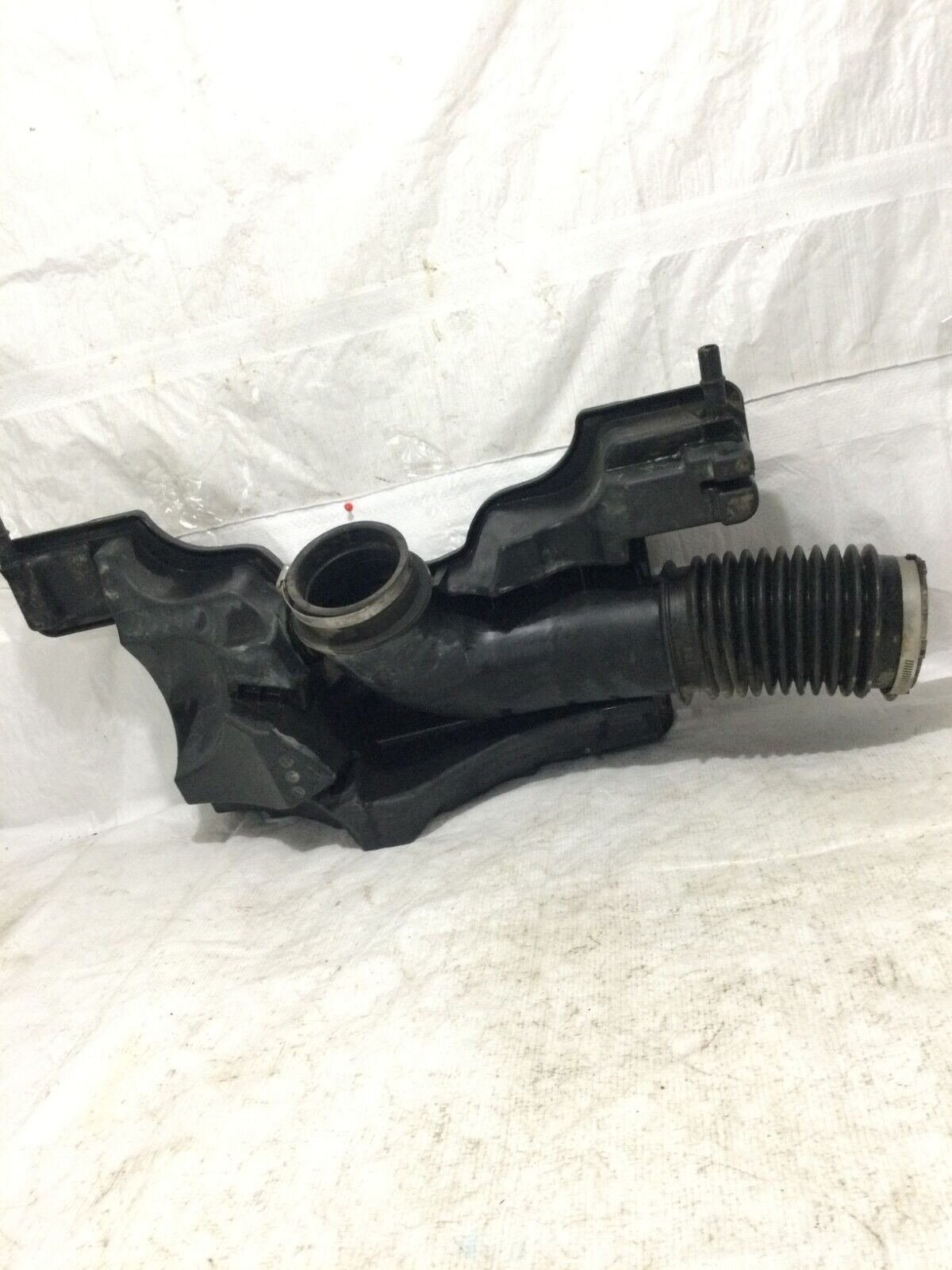 2018 Chevrolet Silverado 1500  Air Intake Resonator Outlet Duct  22738661 OEM