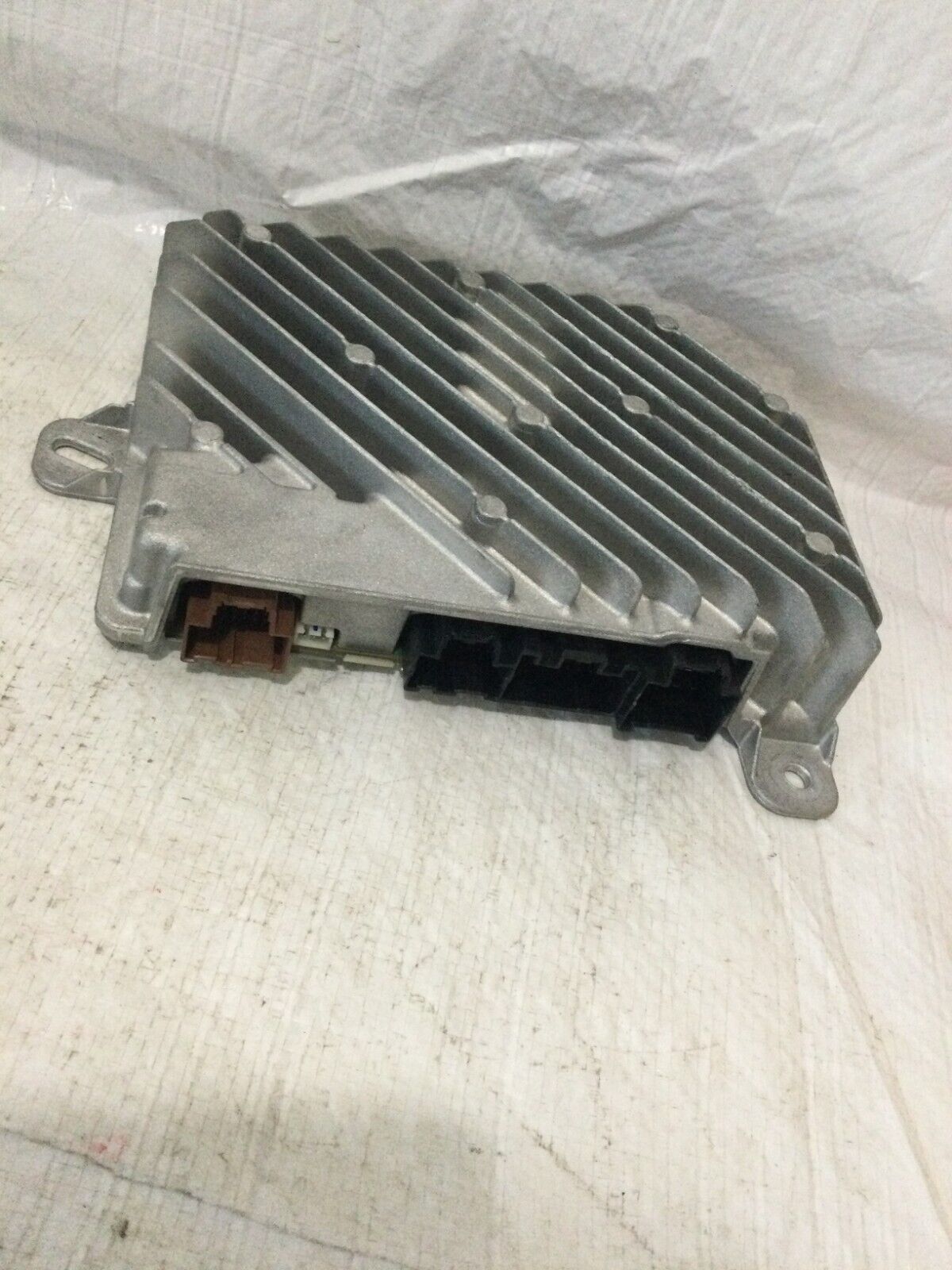 2019-2022 GMC Sierra 3500HD Audio Radio Bose Amplifier OEM 84813325