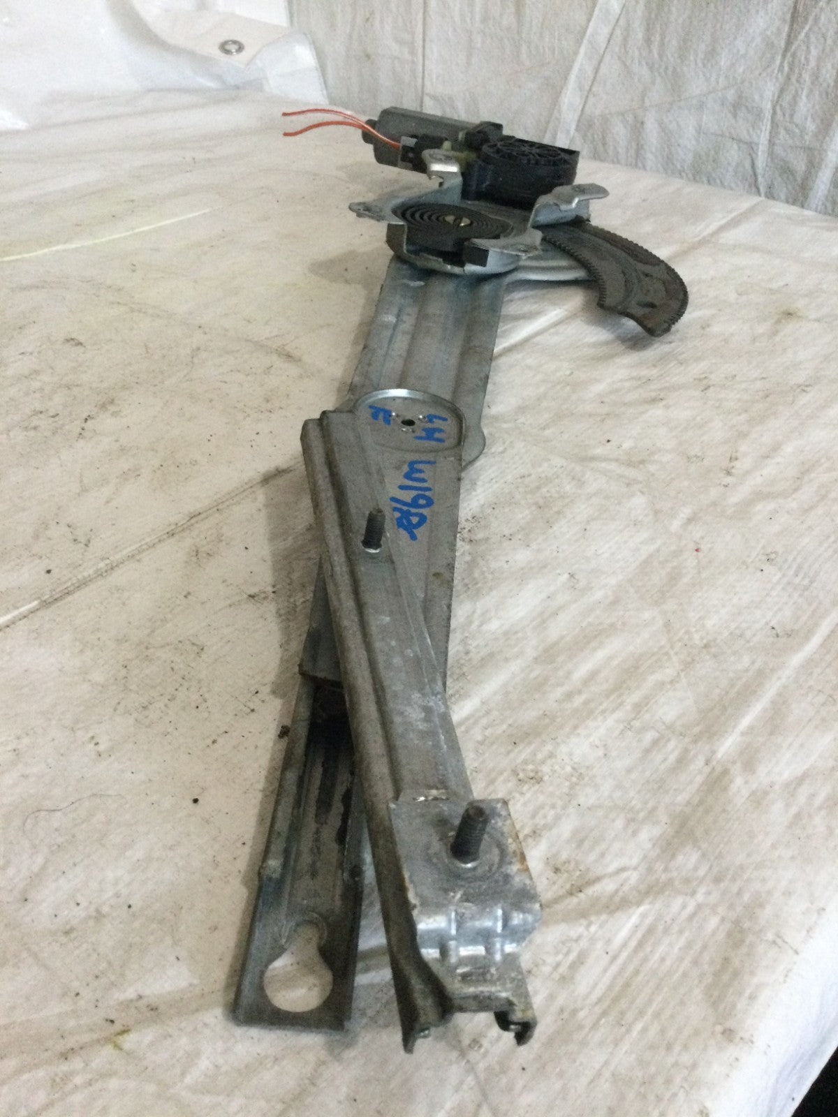 2007 Dodge Ram 1500 Front Left Door Window Regulator W/ Motor OEM 6004PA1075
