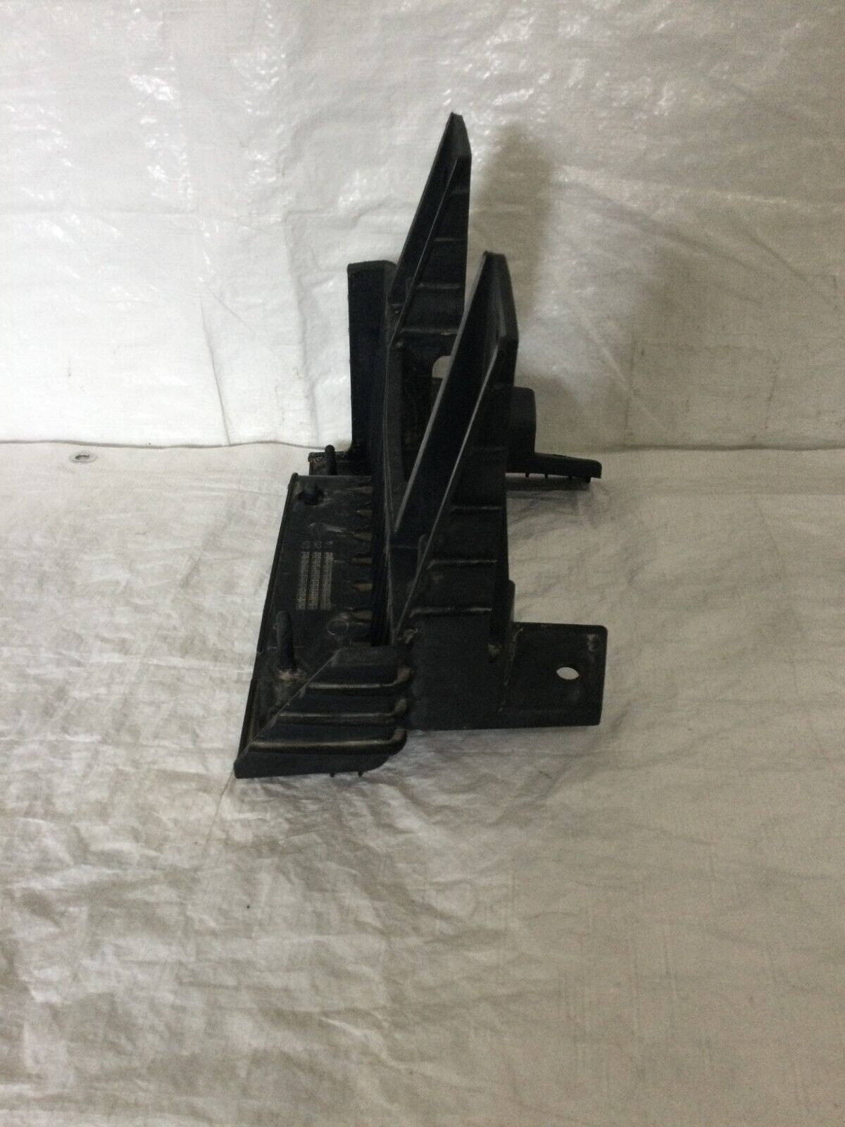 2004 Dodge Ram 1500 Air Cleaner Air Filter Box Bracket Mount OEM 53032453