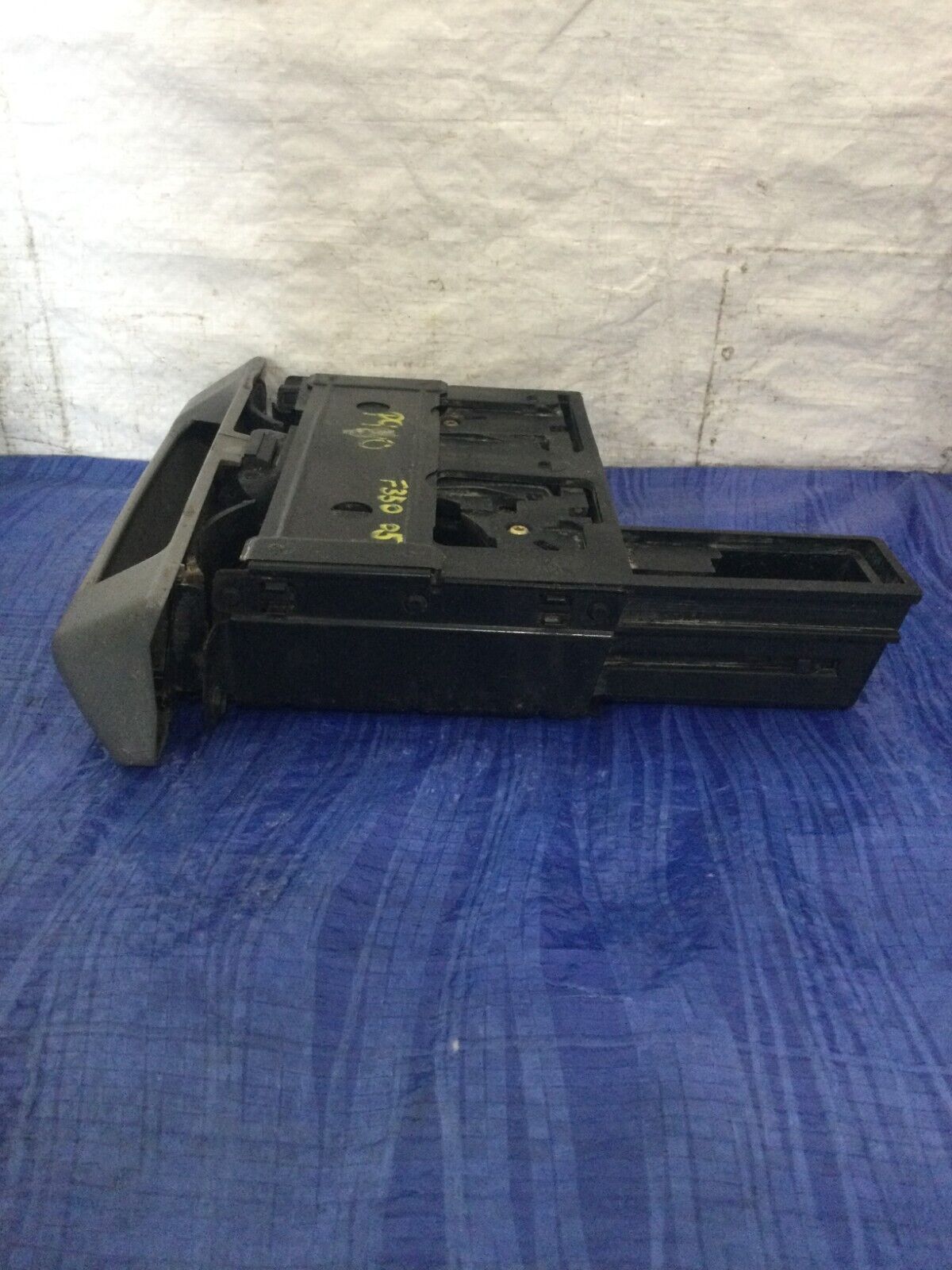 2005-2006 Ford F250 F350 Super Duty Cup Holder OEM