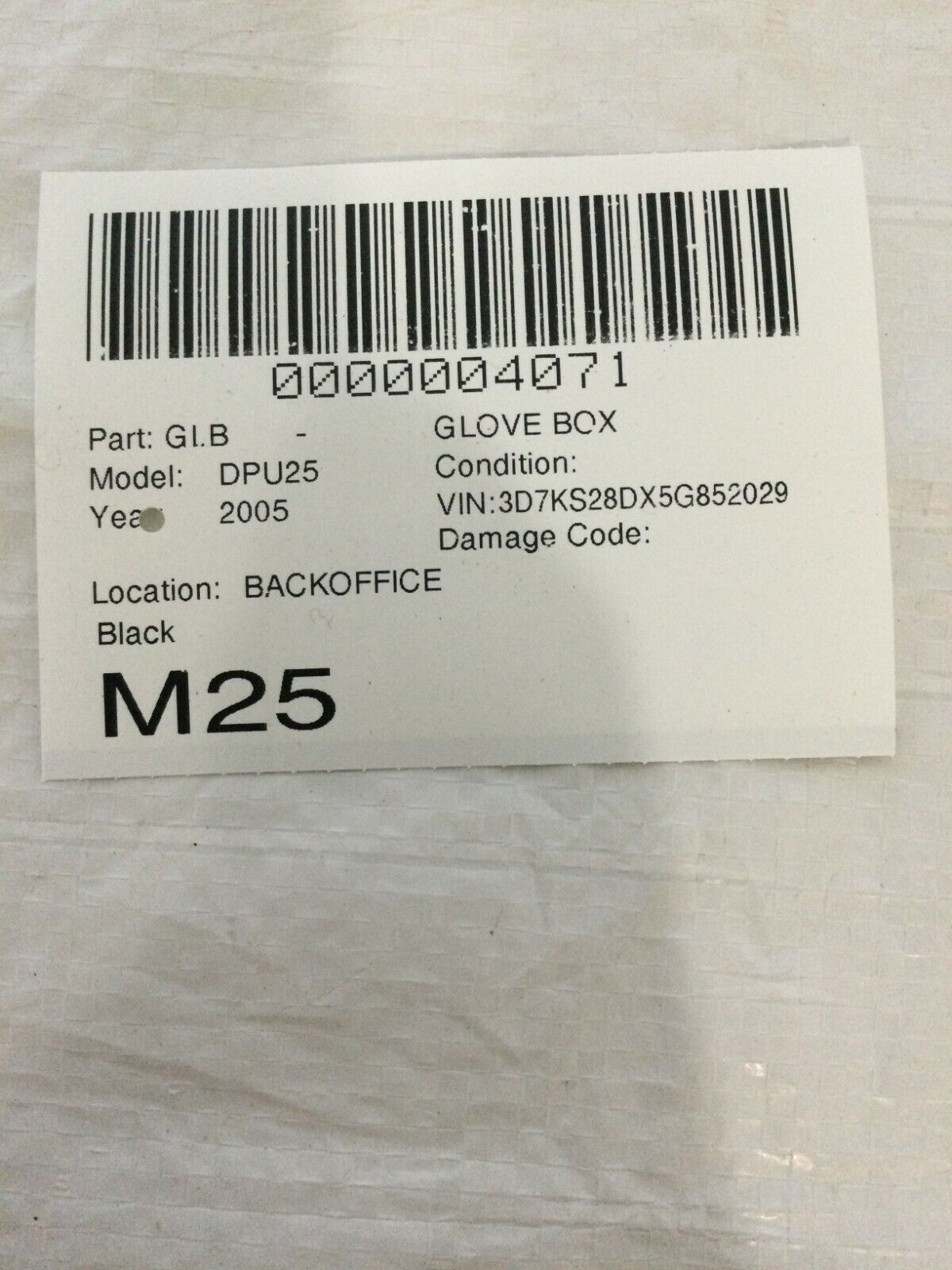 2004-2005 Dodge Ram 2500 Glove Box Assembly OEM 