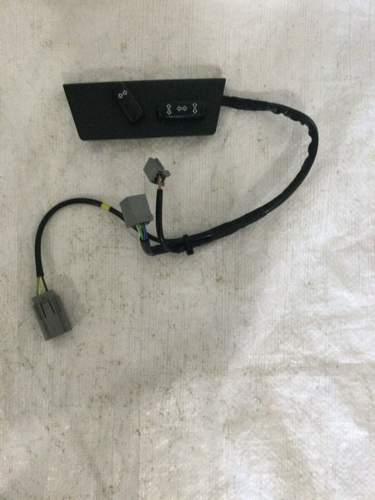 2004 Volvo S60 Passenger Front Right Power Seat Adjustment Switch OEM 39980278