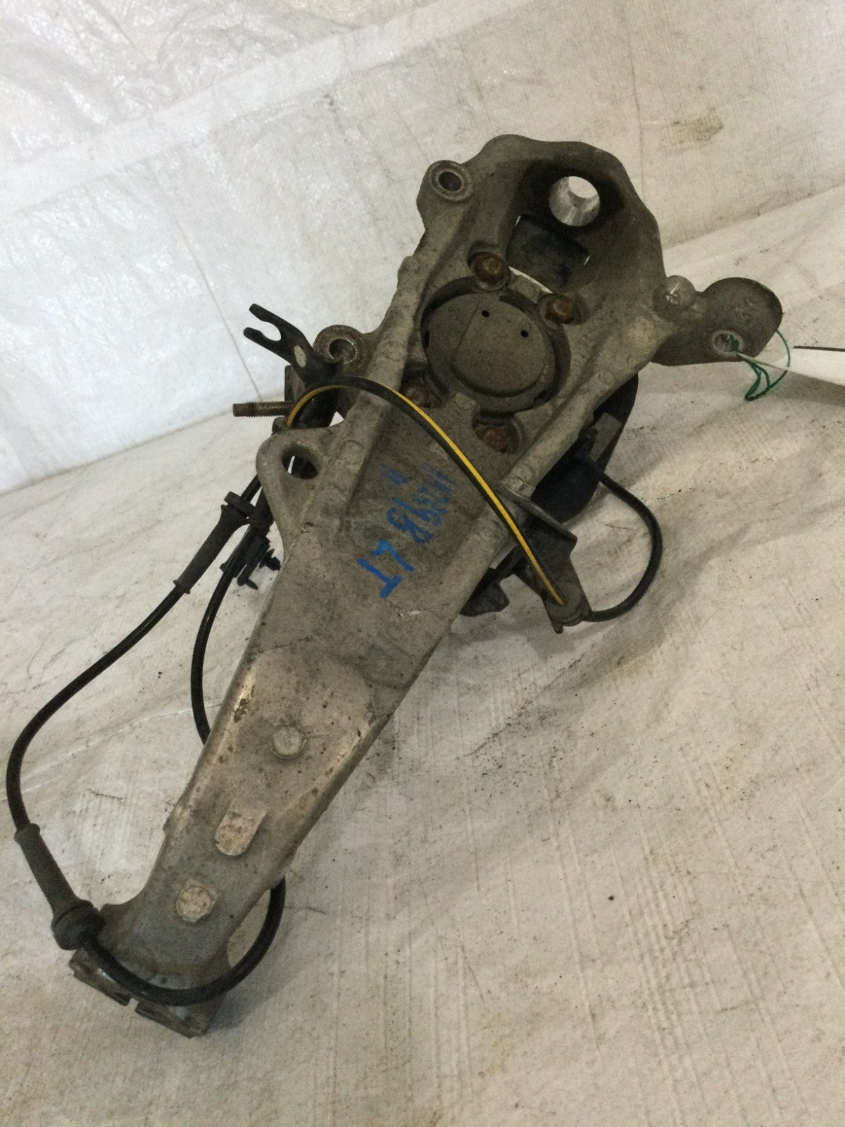 2007 Infiniti G35 3.5L Front Left Spindle Knuckle OEM