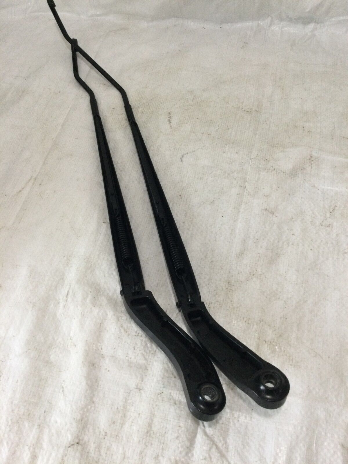 2020 Dodge Grand Caravan Windshield  Wiper Arm 24030776 OEM
