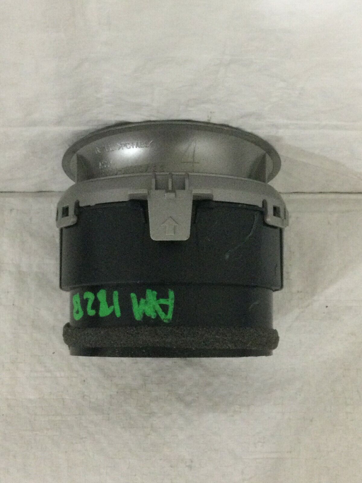 2016 Toyota RAV4  Dash Air Vent 55660-0R010 OEM Right Passenger Side RH