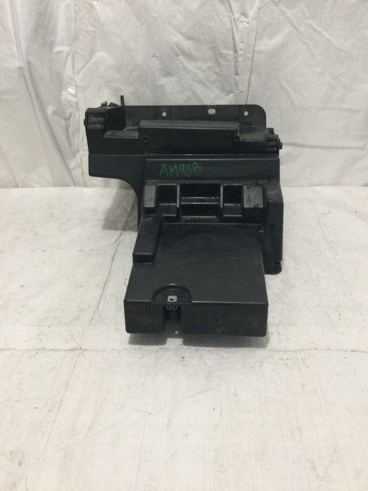 2003 Cadillac Escalade EXT Center Console Subwoofer Speaker & Box Bose 15061879