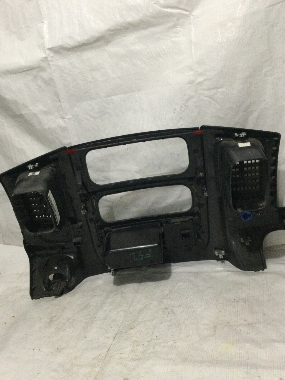 2003-2005 Dodge Ram 1500 Front Dash Radio Trim Vent Bezel OEM