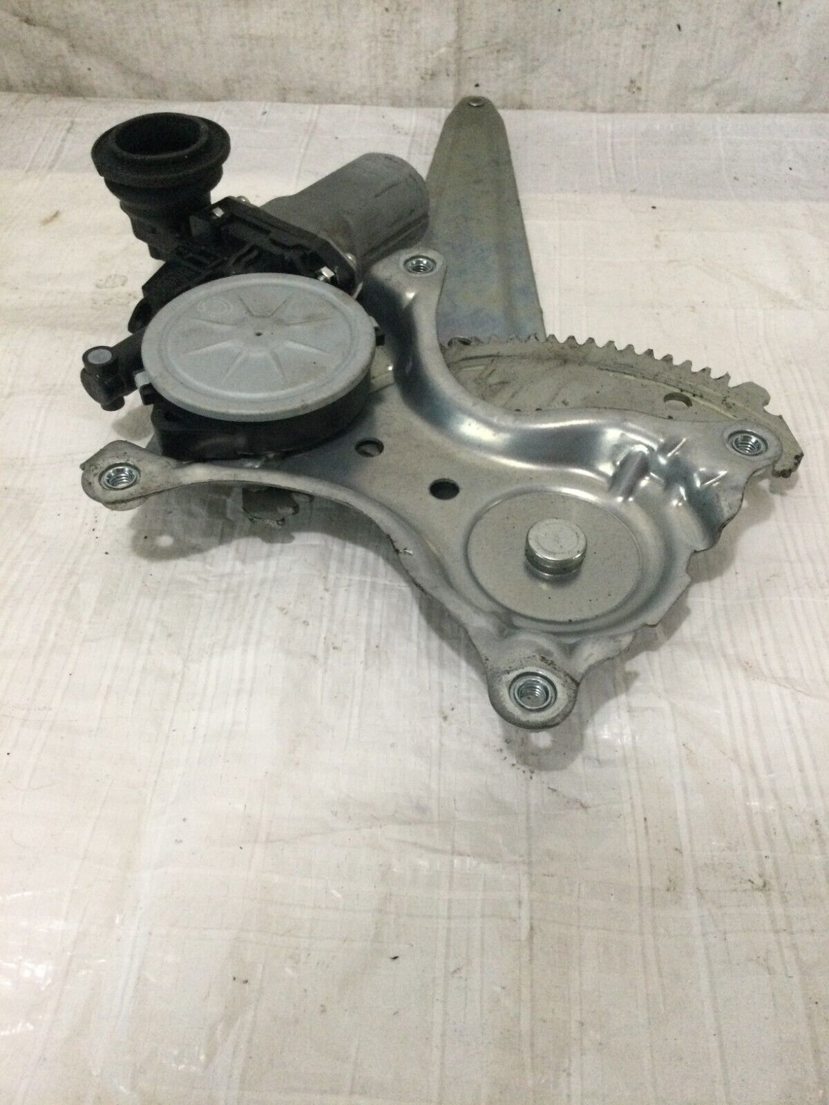 2018 Toyota RAV4 Hybrid Rear left Side Cargo Regulator OEM