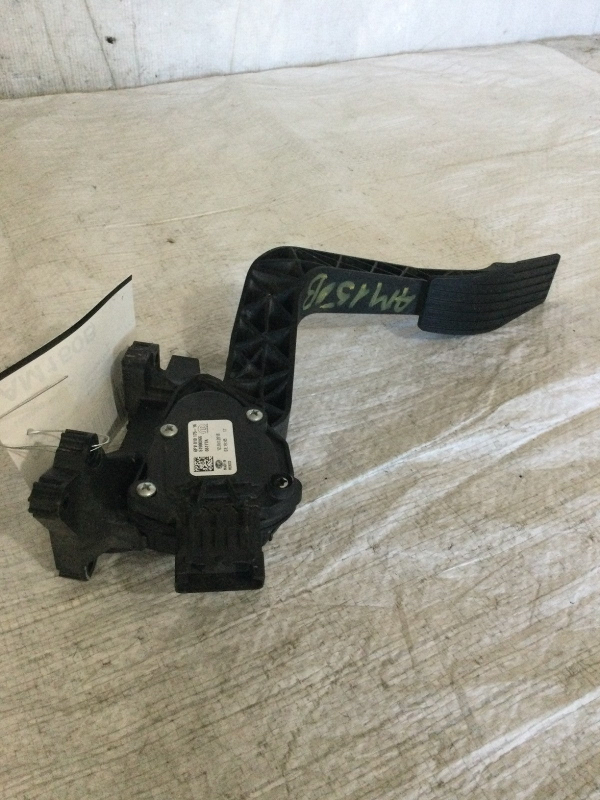 2019 Jeep Compass Accelerator Pedal OEM 51980266