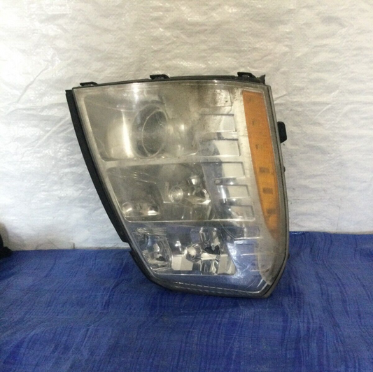 2007 Cadillac Escalade ESV Headlight Right Passenger Side OEM RH