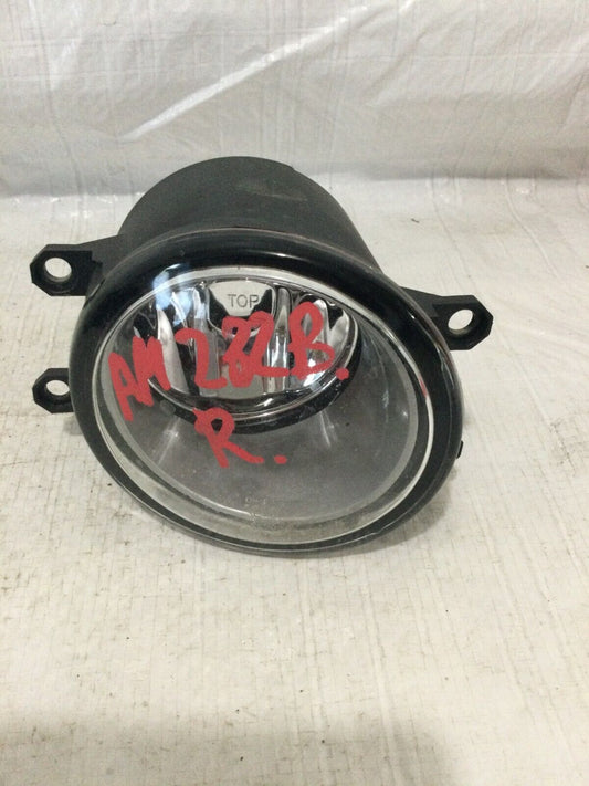 2009 Toyota Corolla Fog Light Lamp Right Passenger Side OEM