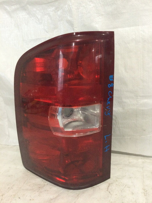 2008 Chevrolet Silverado 2500 Left Driver Tail Light Lamp OEM ( DAMAGED TAB)