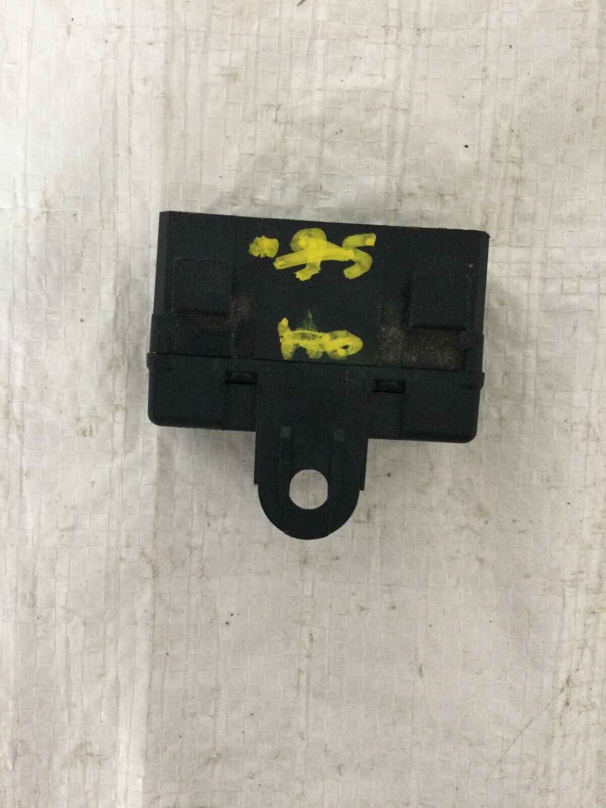 2004 Volvo S60 Left Front Seat Heater Heat Control Module Relay 9442947 OEM