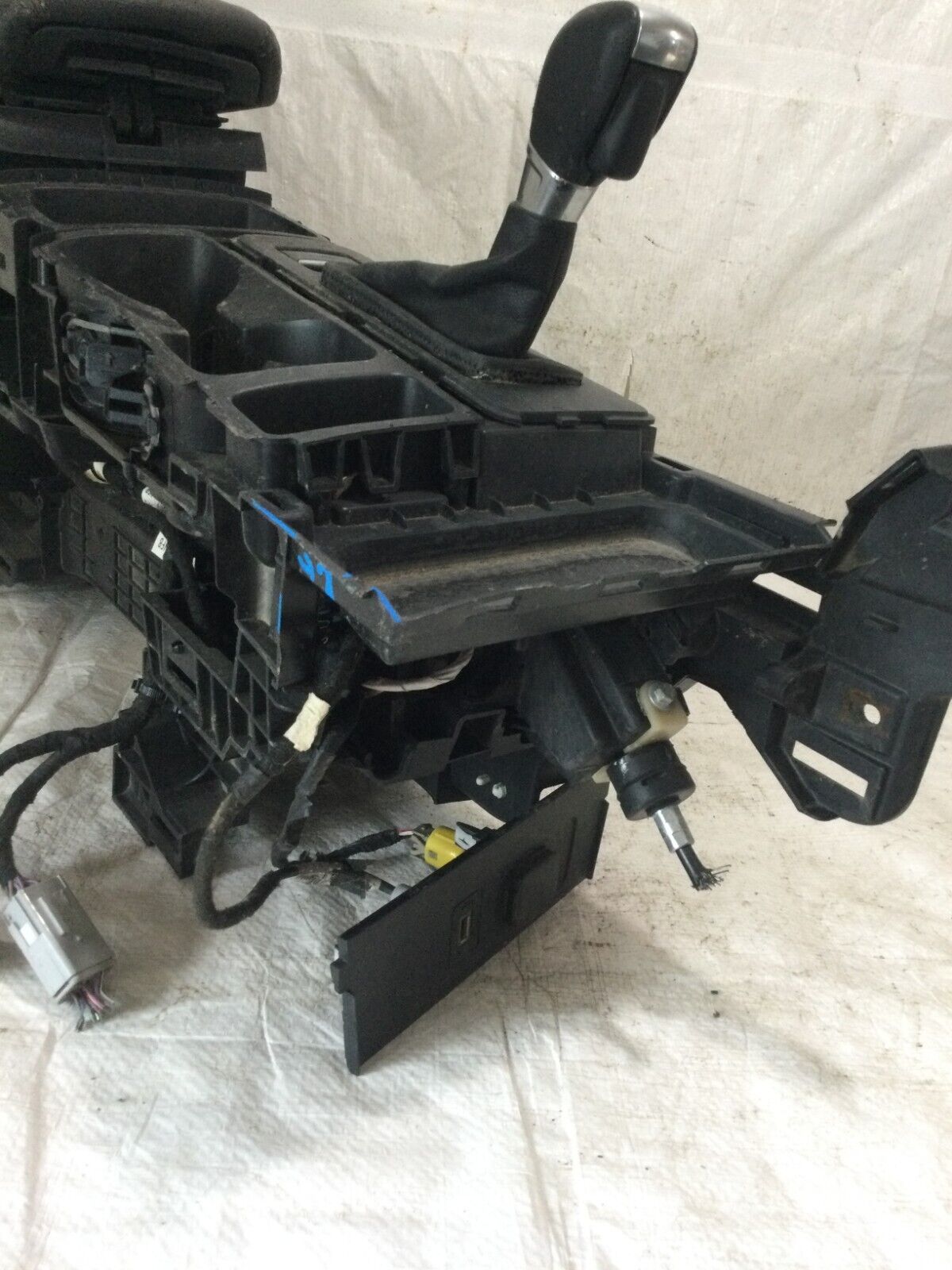 2017-2019 Ford Escape Front Floor Console Assembly W/ Armrest & Shifter OEM