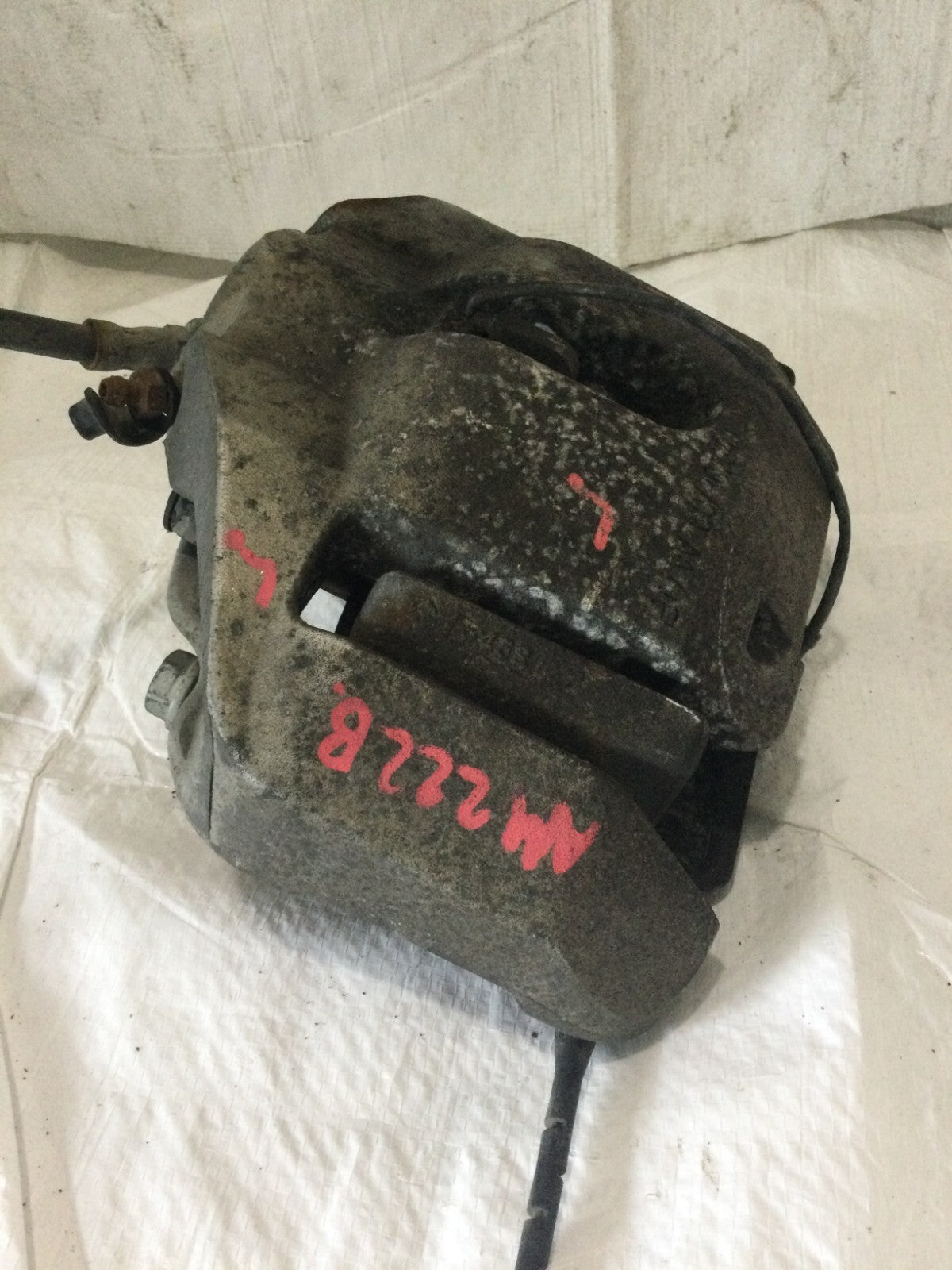 2004 BMW 745I Front Left Driver Side Brake Caliper OEM LH