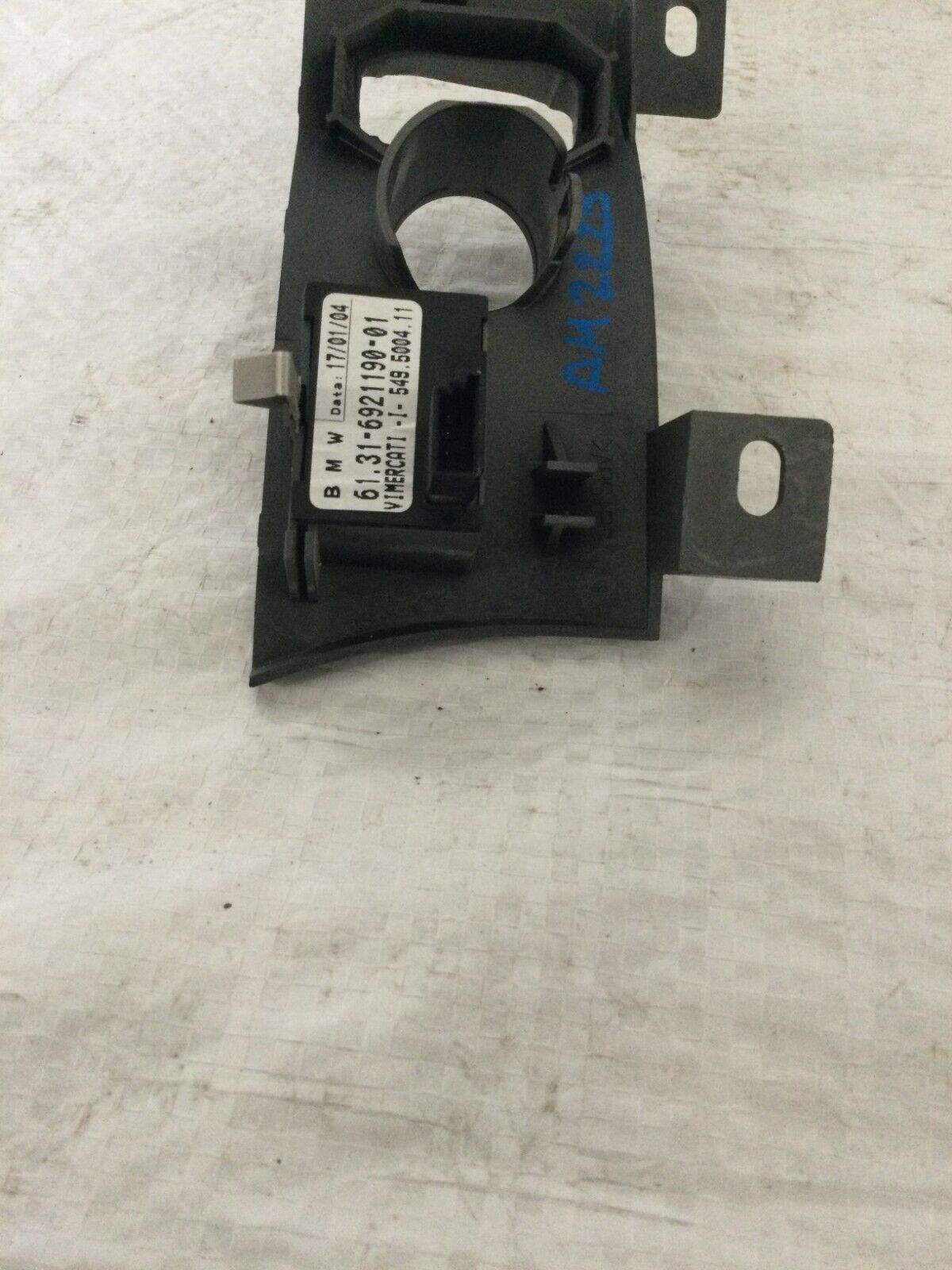 2004 BMW 745i E65/E66 Ignition Button Parking Switch Cover 6921190 OEM