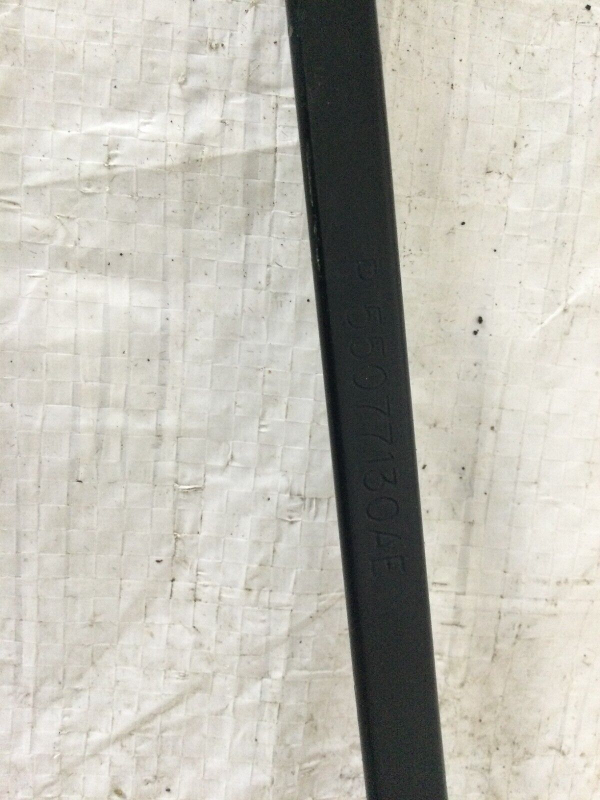 2005 Dodge Ram 1500 Front Wiper Arm Set  55077131AD  OEM