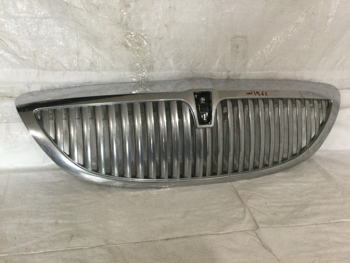 2003-2011 Lincoln Town Car Grille OEM 6W13-8200-AA