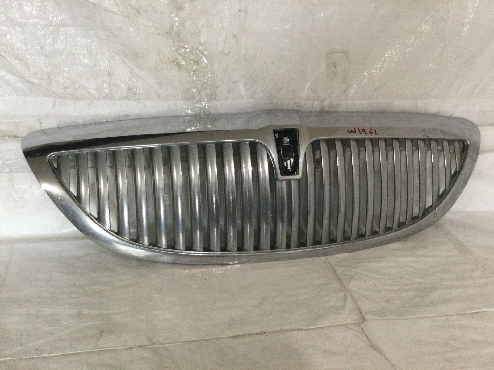 2003-2011 Lincoln Town Car Grille OEM 6W13-8200-AA