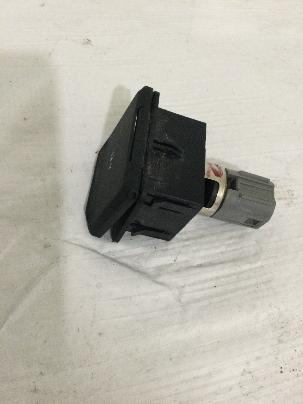 2023 Ford F-150 Power Outlet Hub Plug Port OEM ML3T-19A487-AD