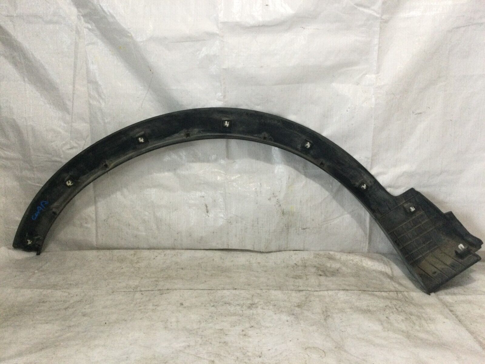 2016-2020 Kia Sorento Passenger Side Wheel Opening Molding OEM  87712-C6000