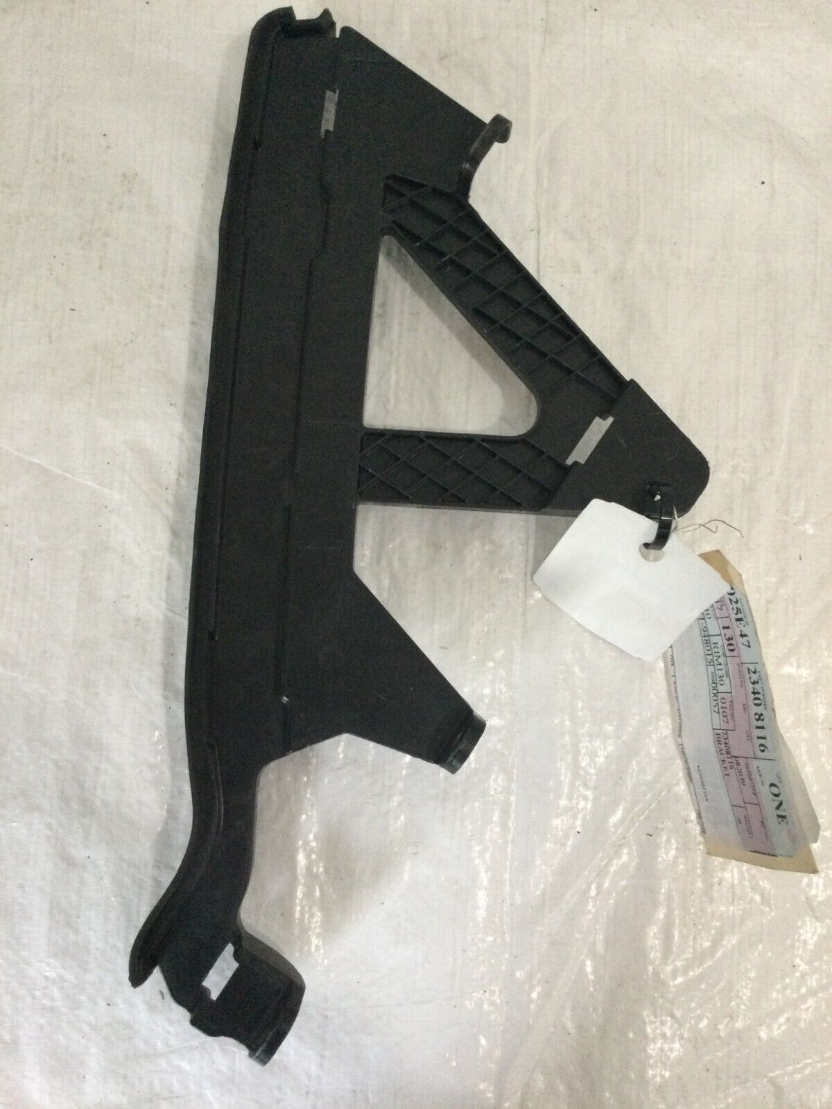 2019-2021 Chevrolet Silverado 1500 Left Headlight Mounting Bracket OEM 23408116