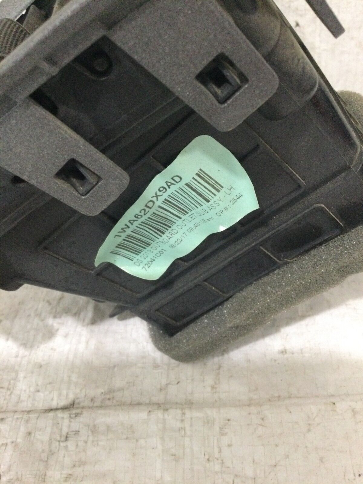 2018 RAM 1500  Left  Side  Air Conditioning & Heater Vents OEM