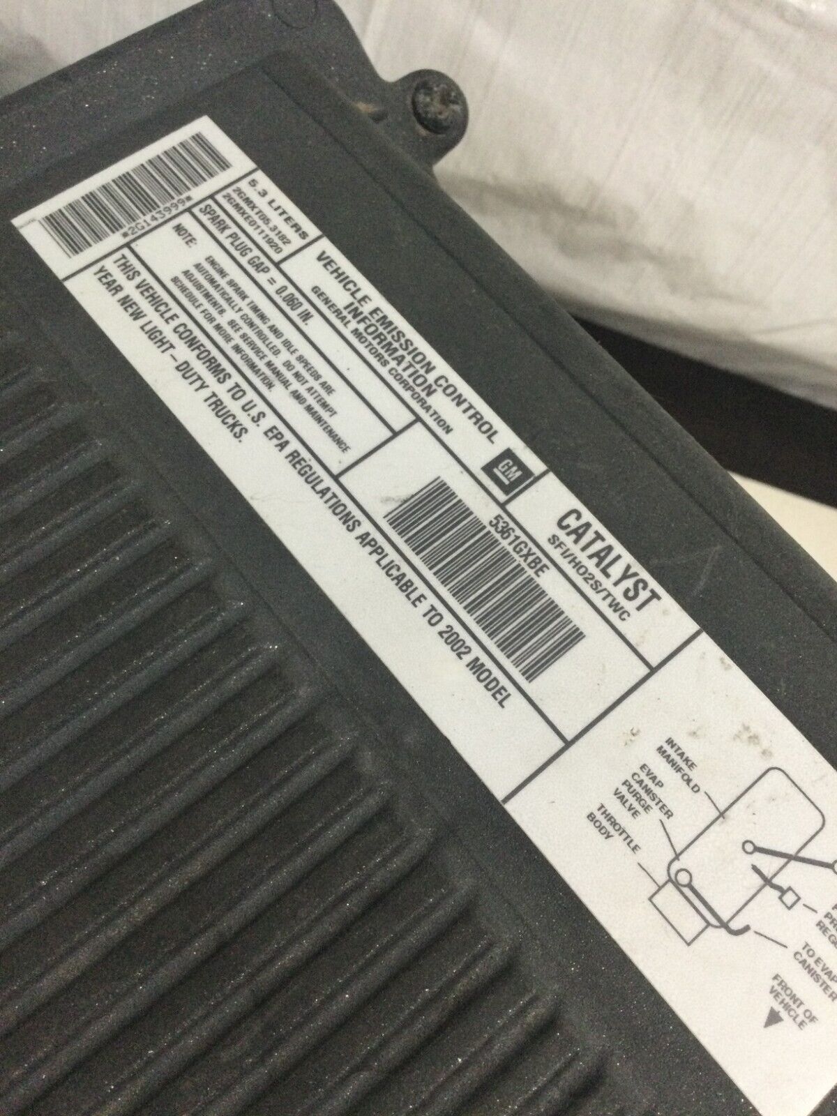 2005 Chevrolet Silverado 1500 Air Filter Box OEM ( DAMAGE MARKED )