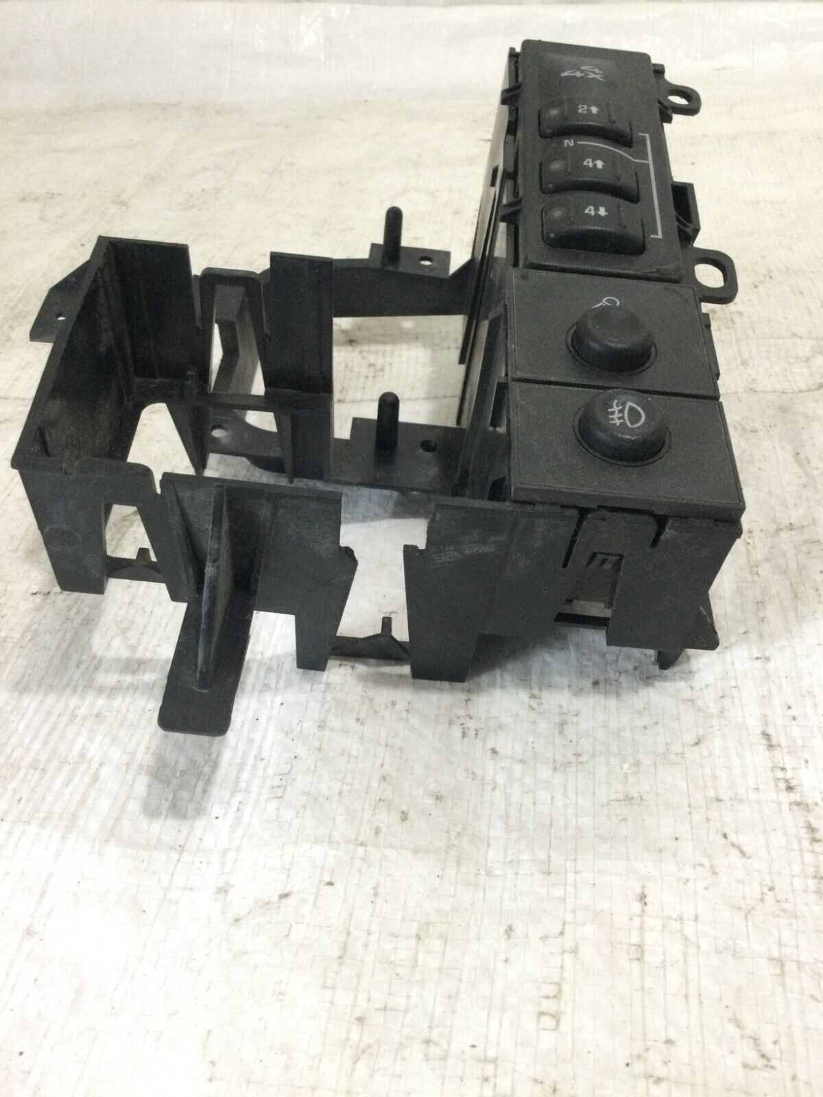 2003-2006 GMC Sierra 2500HD 4WD Control Switch OEM