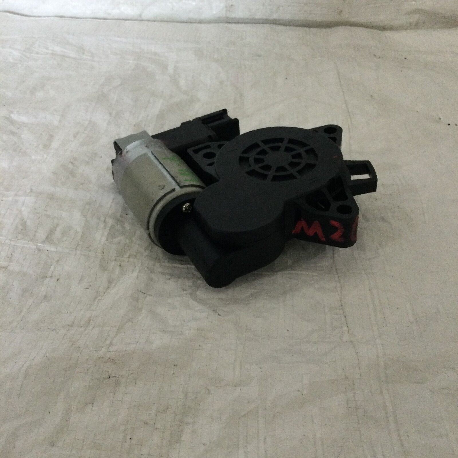 2004-2005 Mazda 6 Hatch Back Rear Left Power Window Motor OEM GJ6A 5858X