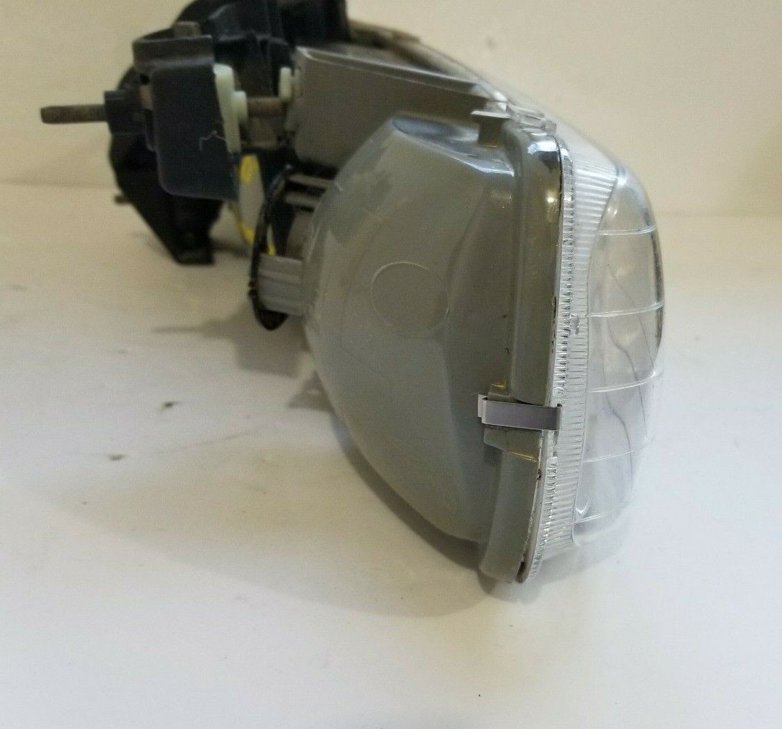 2000 Chevrolet Silverado 1500 Headlight Lamp Assembly Left Driver Side LH OEM