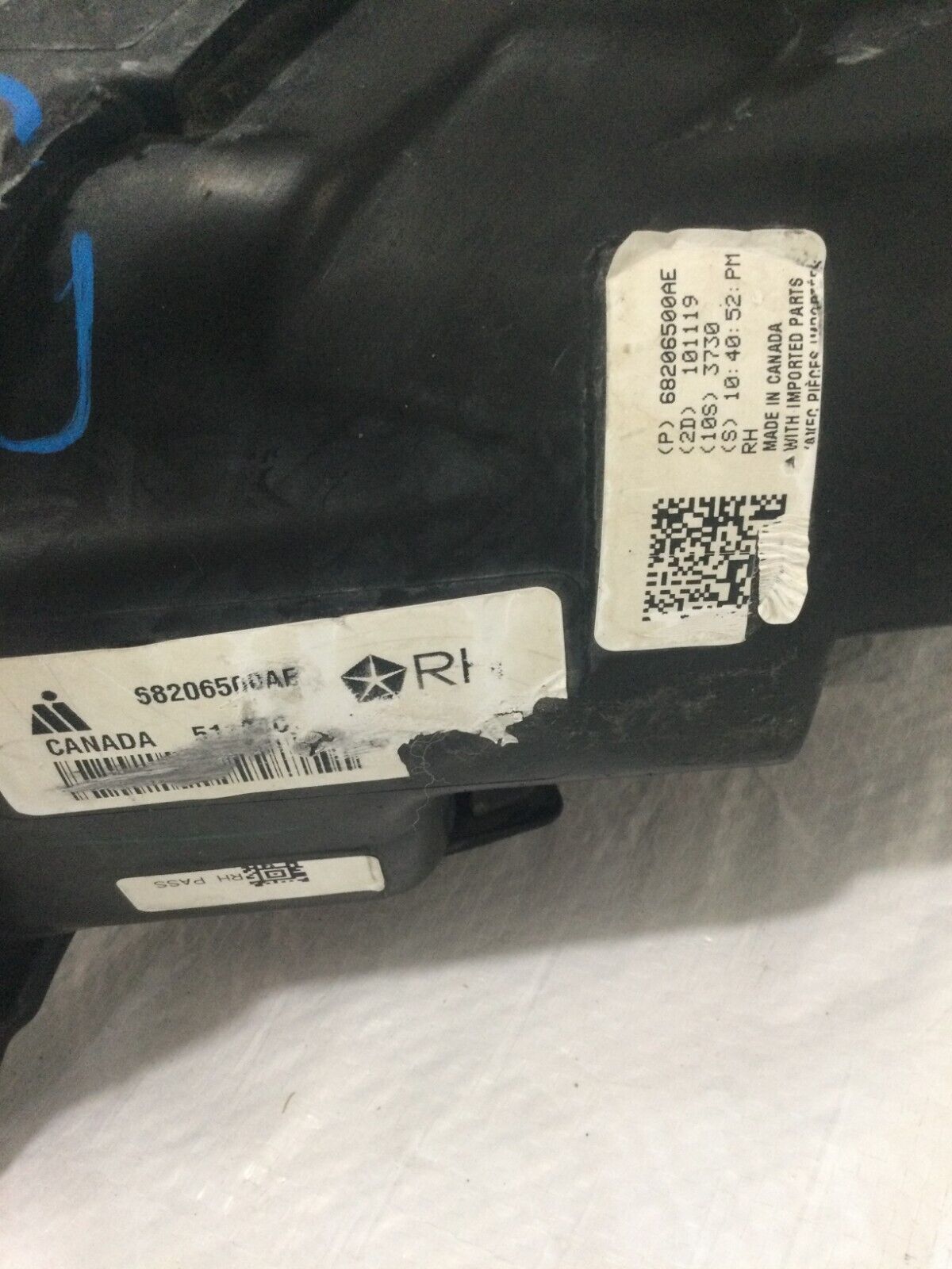 2020 Dodge Grand Caravan Right Passenger Side Headlight Halogen 68206500AE Black