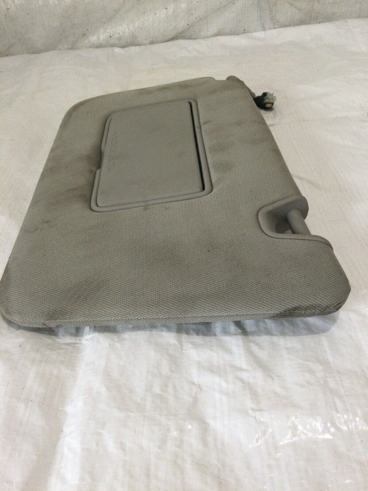 2017-2020 Nissan Rogue Illuminated Sun Visor LH Left Driver Side OEM LH