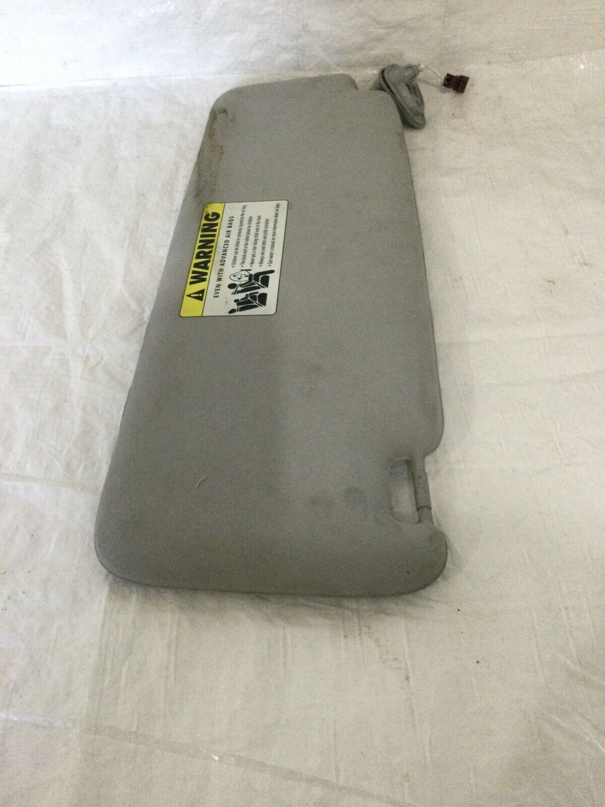 2006 BMW 750Li Sedan Right Sun Visor OEM RH