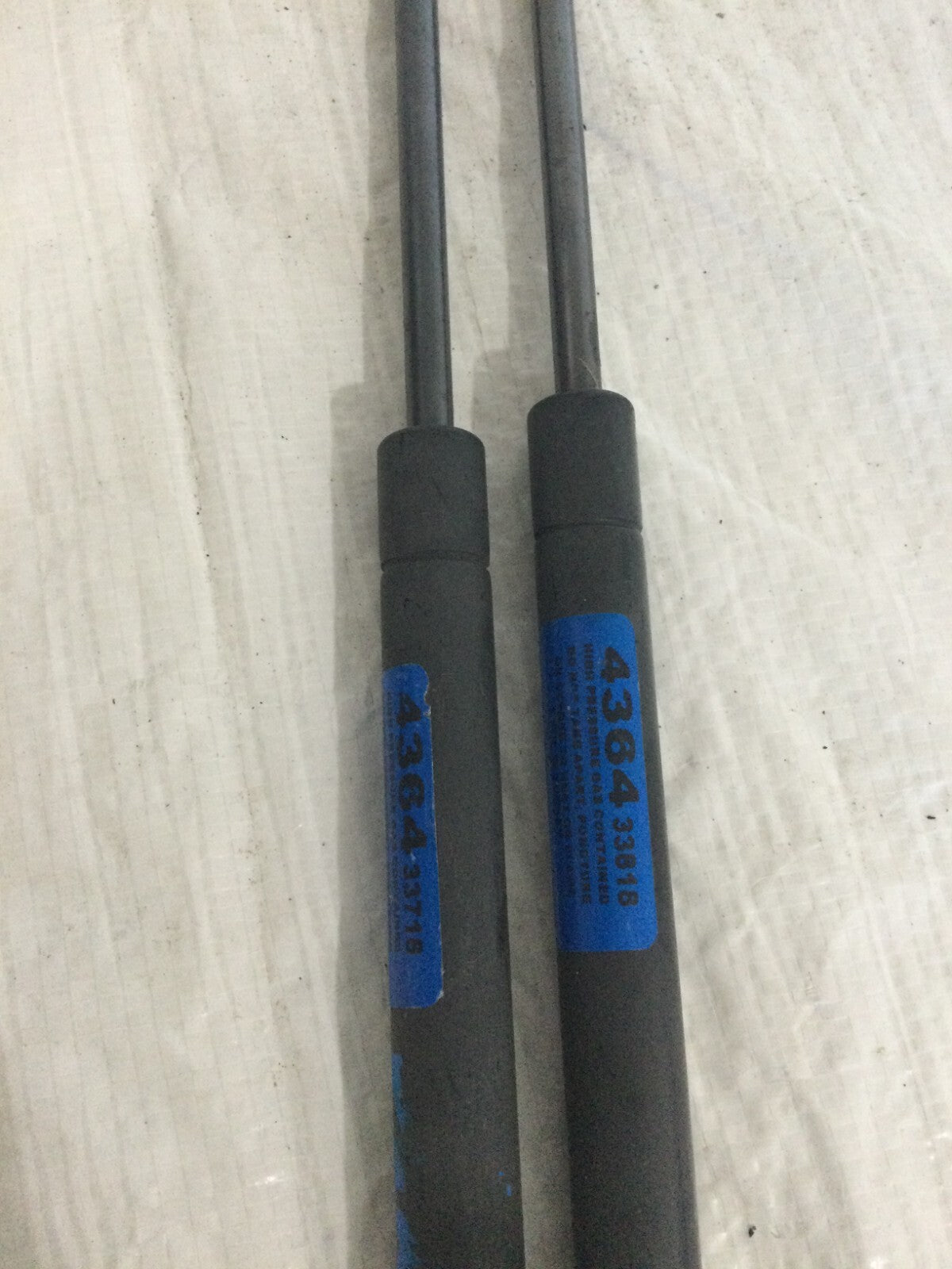 2003 Dodge Ram 2500 Hatch Support Struts OEM