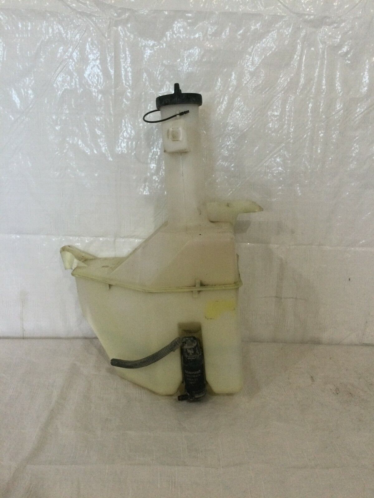 2005 Ford F-350SD Windshield Washer Bottle OEM 6.0L Diesel