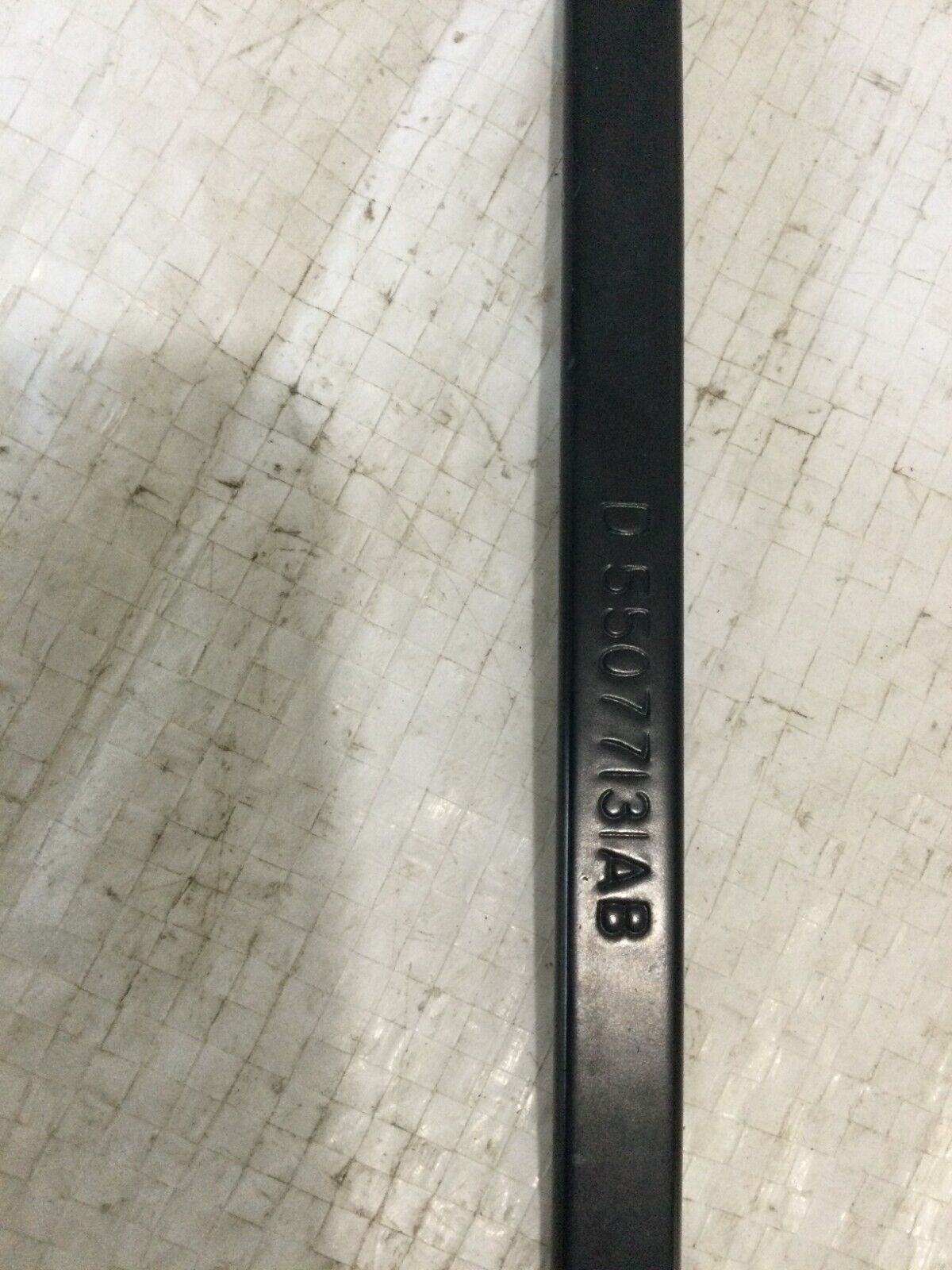 2004 Dodge Ram 1500  Right Passenger Side Wiper Arm  55077131AB  OEM