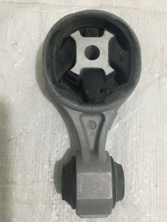 2020 Nissan Rogue Front Right Engine Mount Bracket Torque Arm OEM 2.5L