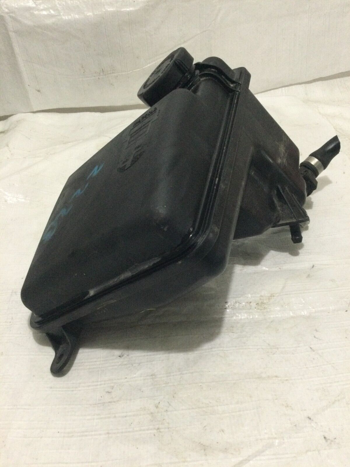 2004 BMW 745I Radiator Coolant Tank Reservoir OEM 7508008