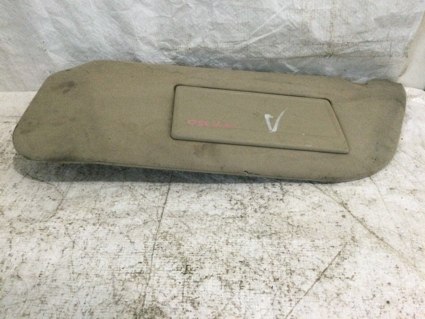 2006 Ford F-350SD Illuminated Sun Visor Left Driver Side OEM LH