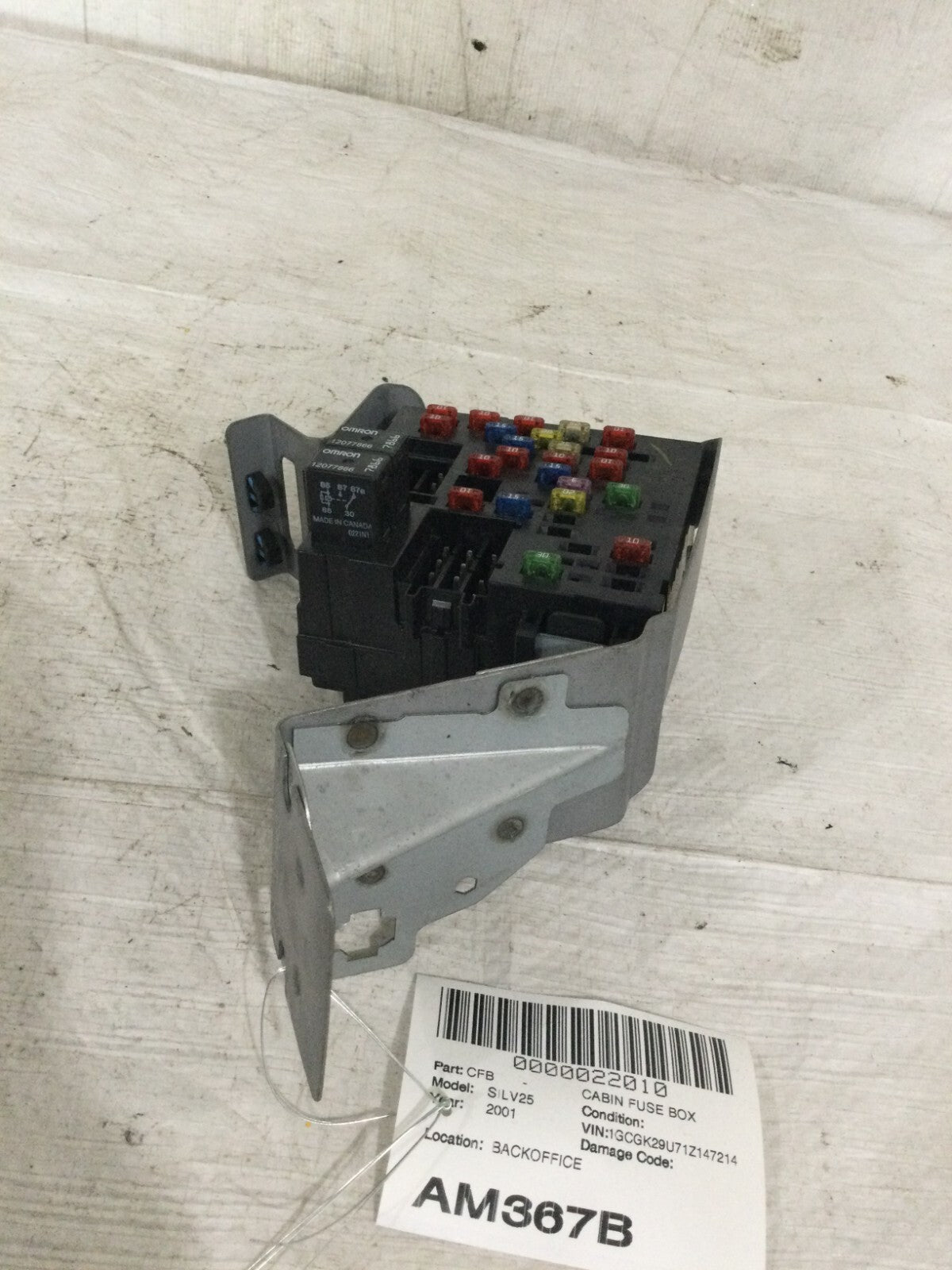 2001 Chevrolet Silverado 2500 Cabin Fuse Box OEM