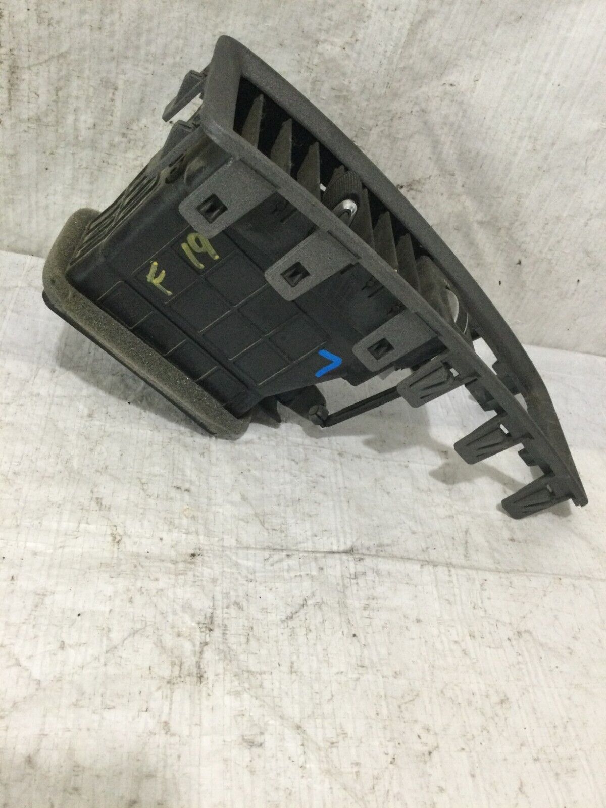 2018 RAM 1500  Left  Side  Air Conditioning & Heater Vents OEM