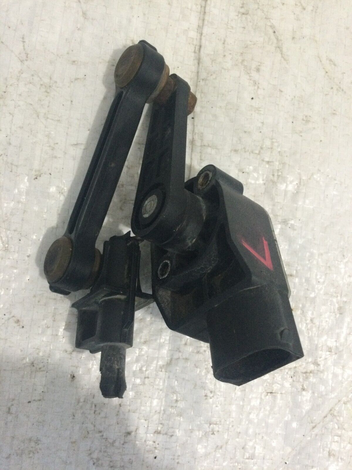 2007 Volkswagen Touareg Front Left Headlight Suspension Leveling Sensor OEM