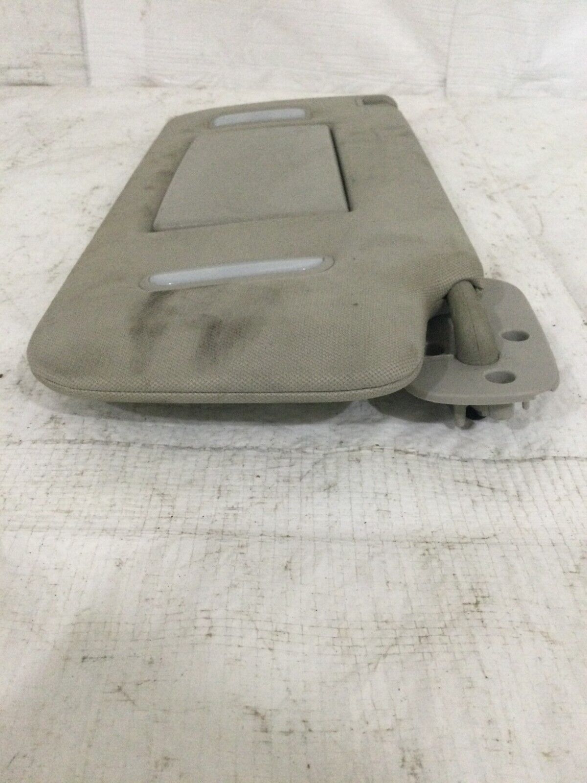 2007 GMC Yukon Illuminated Sun Visor Right Passenger Side OEM RH