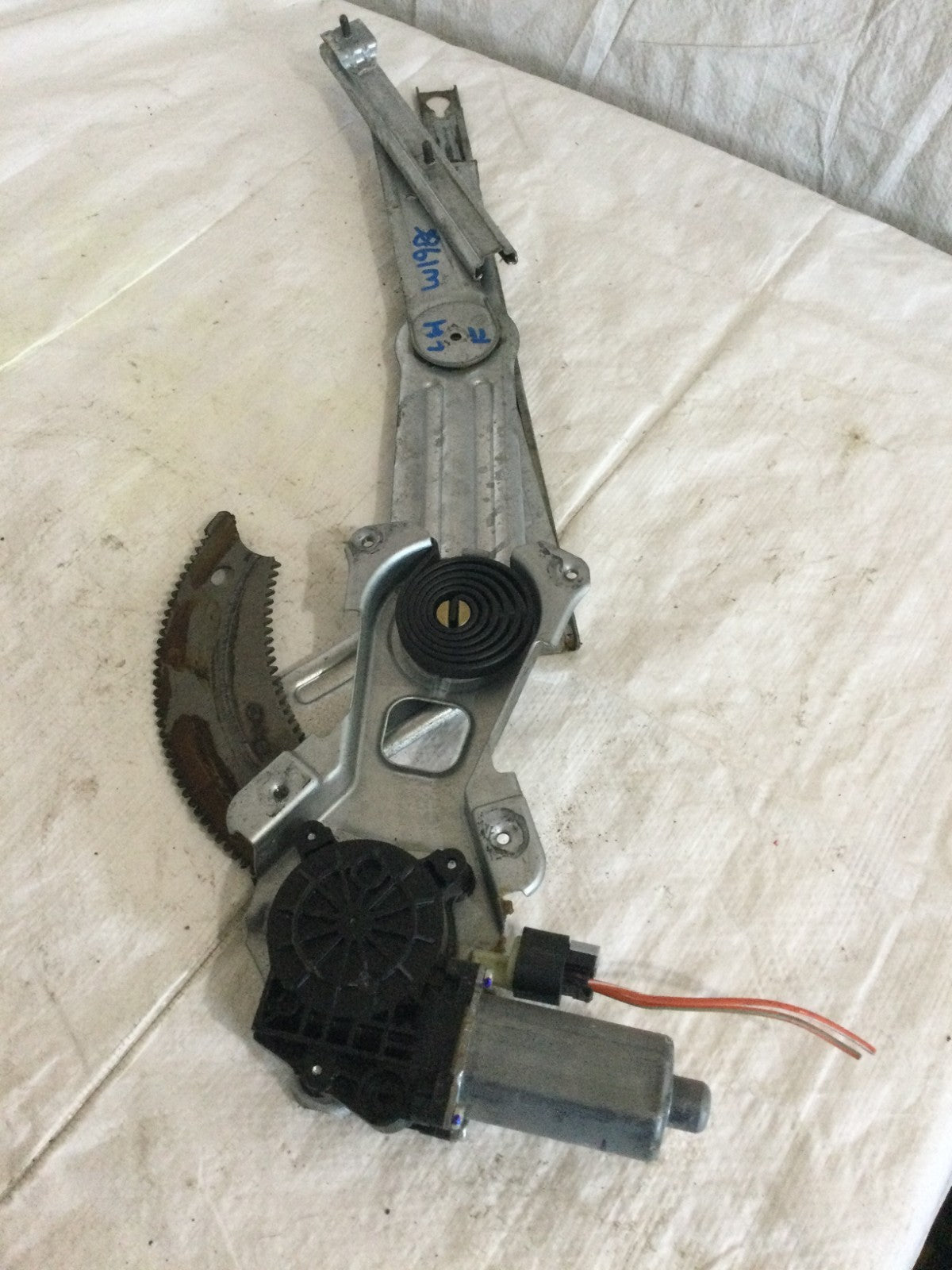 2007 Dodge Ram 1500 Front Left Door Window Regulator W/ Motor OEM 6004PA1075