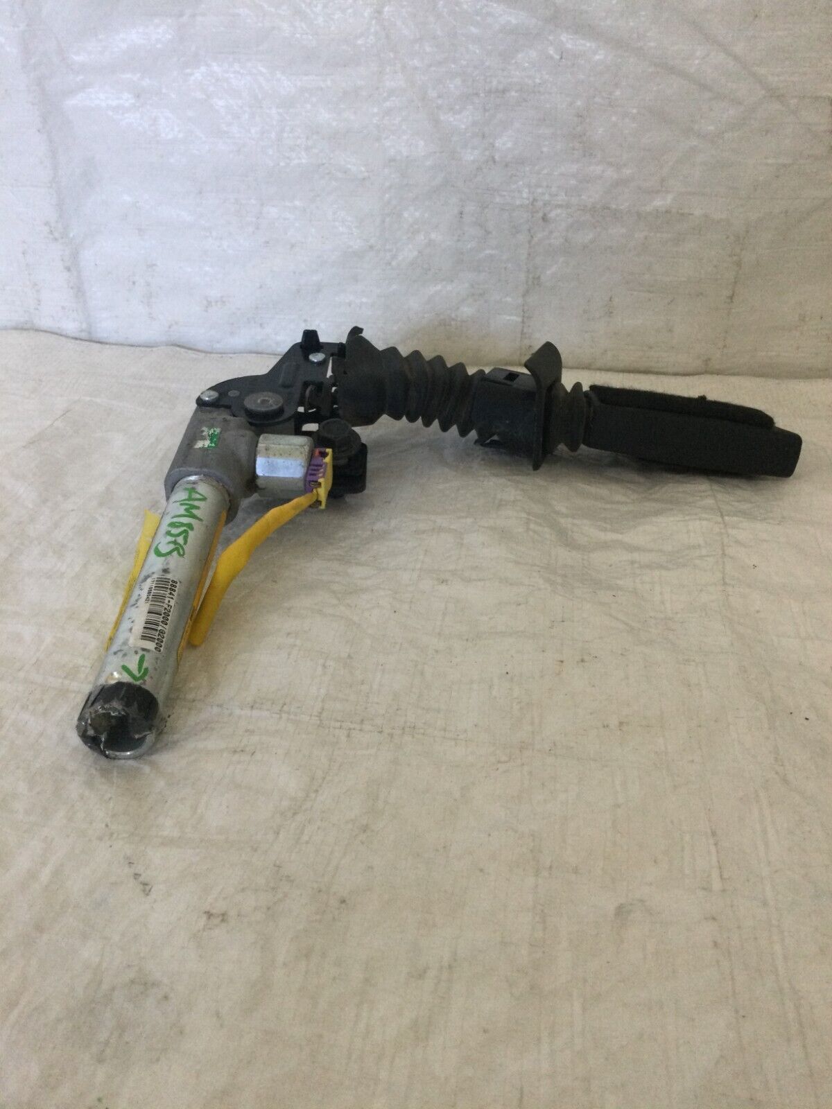 2018 Hyundai Elantra Front Right Seat Belt Pretensioner OEM 88841-F2000