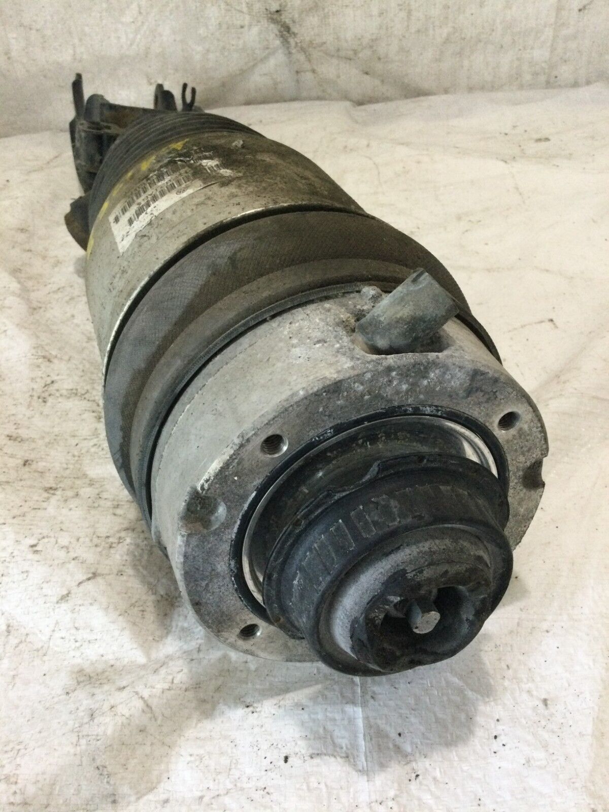 2007 Volkswagen Touareg Front Left Air Shock Strut Absorber 7L6412021AG OEM